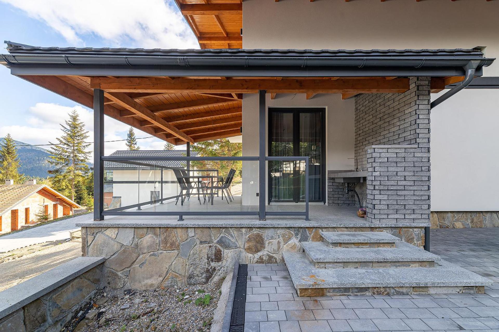 Chalet 348 *